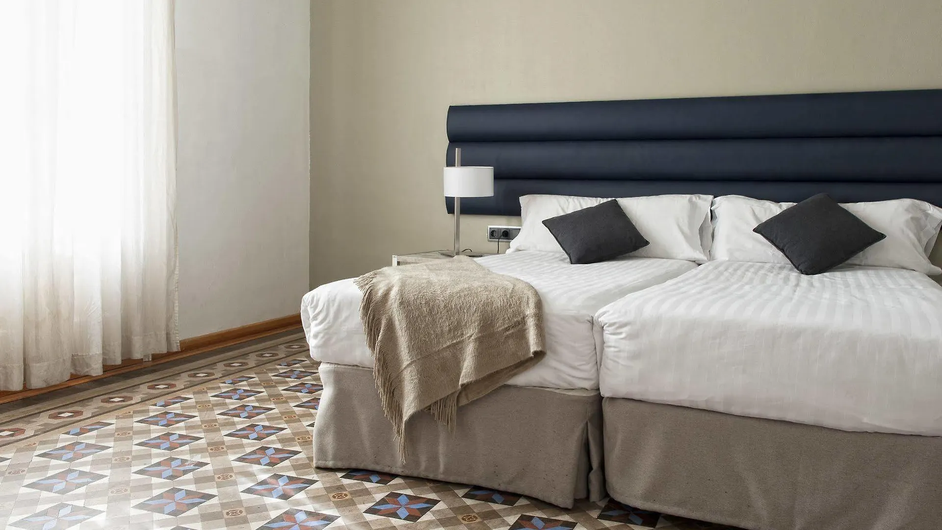 Mh Apartments Tetuan Barcelona Spanyolország