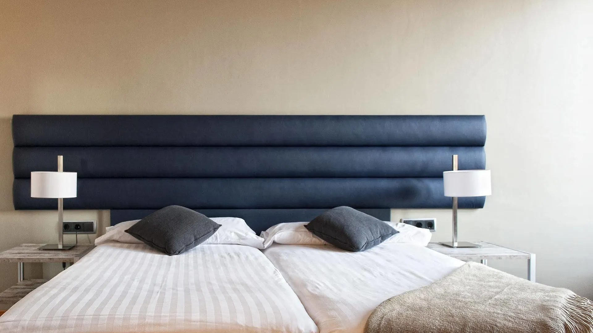 Mh Apartments Tetuan Barcelona Spanyolország